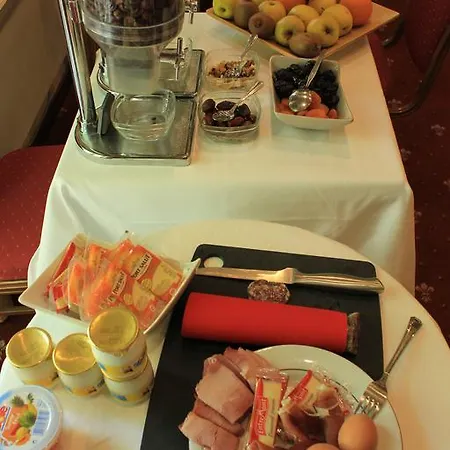 Foch Hotel