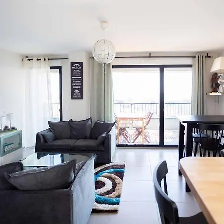 Dify Repos - Jean Mace Apartment *