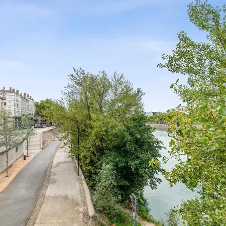 Modern Two Steps Away From The Rhone - Welkeys Appartement *