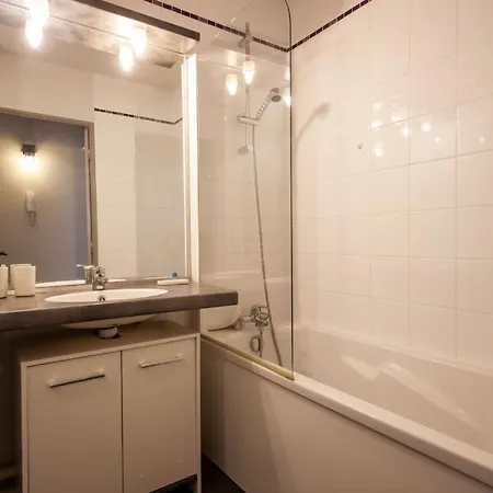 Appartement Le Petit Hector -studio Cosy Avec Parking -debourg *