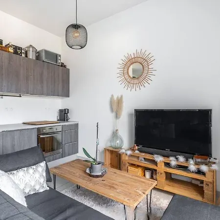 9 • T2 Porcher • Hostisy Апартаменты