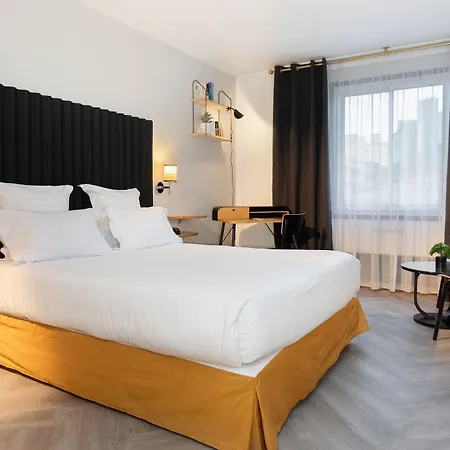 Chromatics & Restaurant Hill Club By Happyculture Lyon