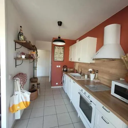Apartment Gerland T2 Standing - Balcon - Parking Prive Souterrain *
