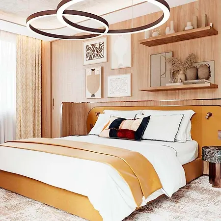 Pullman Hotel *