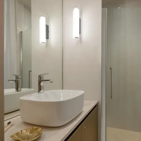 Mihotel Serlin * Lione