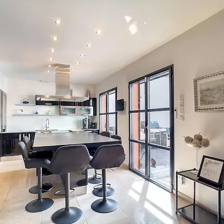 Oasis Urbaine A - Jardin& Jacuzzi Villa *