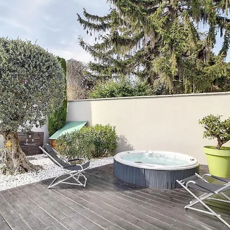 Oasis Urbaine A - Jardin& Jacuzzi Villa *