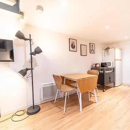 Charming Pied-a-terre For 4 People In The Brotteaux Part Dieu Area Lione