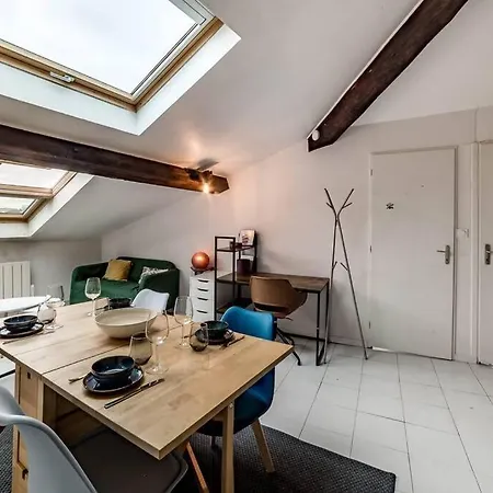 For 4 People With View Of Fourviere Ail Apartment *