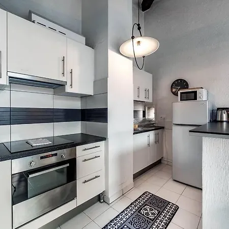 Apartment For 4 People With View Of Fourviere Ail