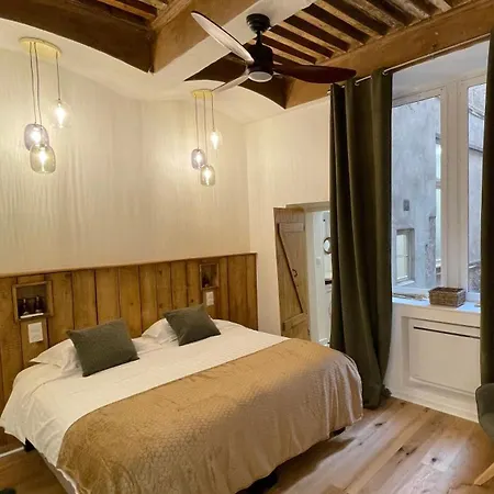 Les Balcons De Guignol