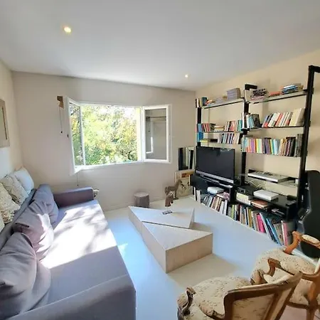 Casa de Férias Maison Au Calme . 5ieme Arr . Ouest Lyonnais Lyon