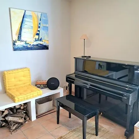 Casa de Férias Maison Au Calme . 5ieme Arr . Ouest Lyonnais