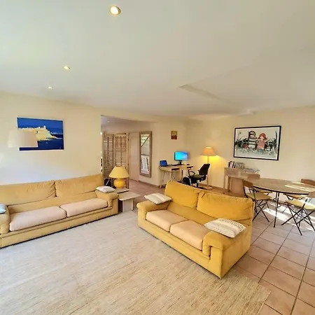 Maison Au Calme . 5ieme Arr . Ouest Lyonnais *