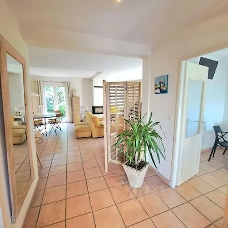 Casa de Férias Maison Au Calme . 5ieme Arr . Ouest Lyonnais Lyon