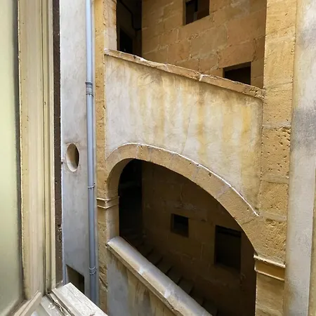 Les Balcons De Guignol Apartment *
