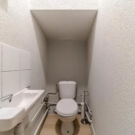 Charming 1-bedroom Across From Halles Paul Bocuse & Part-dieu Apartamento