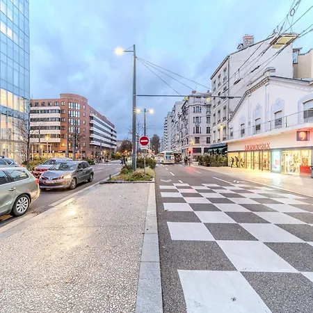 Apartamento Charming 1-bedroom Across From Halles Paul Bocuse & Part-dieu *