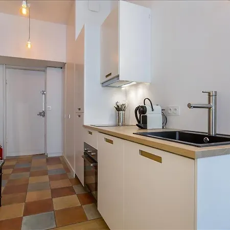 Апартаменты Patchwork - Furnished - Downtown Лион