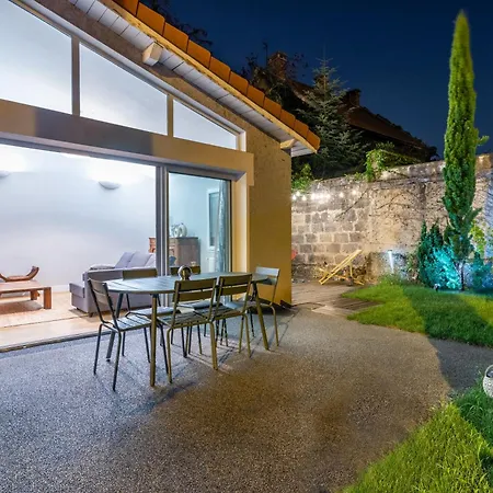 La Sassolini Avec Jacuzzi וילה ליון