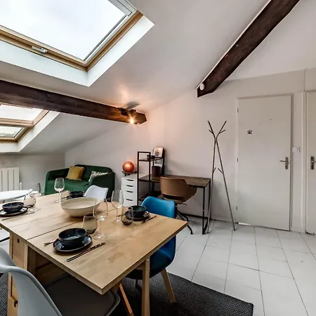 For 4 People With View Of Fourviere Ail Apartment