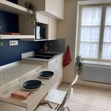Comme D'hotel Au Coeur De דירה *