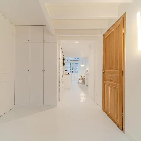 Charming Renovated Pied-a-terre Saxe Gambetta