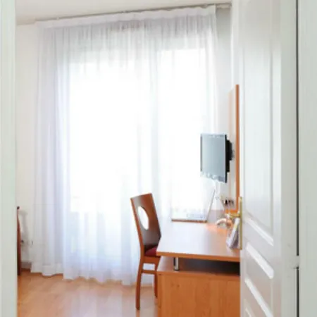 Ξενοδοχείο με διαμερίσματα Sejours & Affaires Park Lane 2*