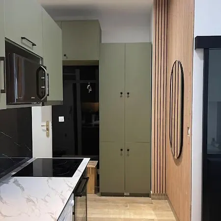 The Place To Be 7 * Lyon