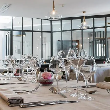 Otel Logis Tante Yvonne & Son Restaurant Semi-gastronomique - Lyon Nord Quincieux