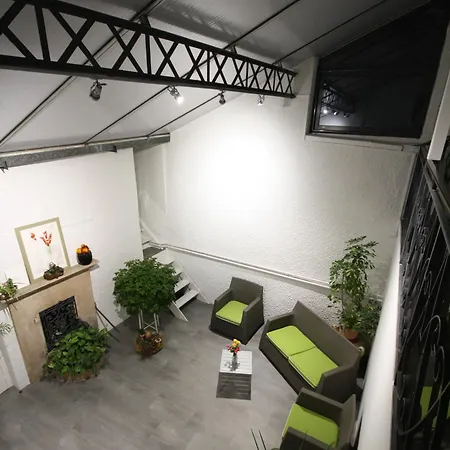Logis L'ange Couronne Hotel Lyon