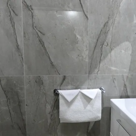 Presqu'ile Saint Nizier Coeur De Classe 4* Daire *