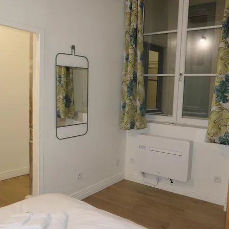 Presqu'ile Saint Nizier Coeur De Classe 4* Daire *