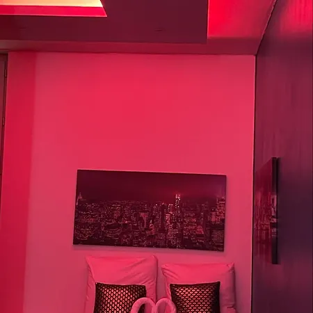 Enzo Avec Jacuzzi Privatif דירה