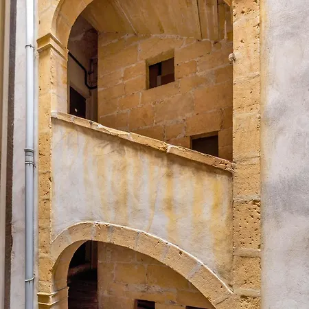 Les Balcons De Guignol Apartment
