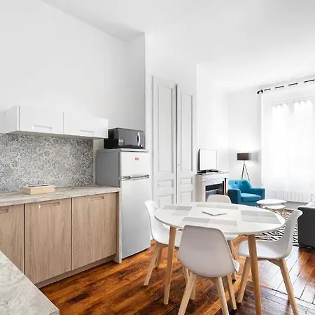 Apartamento 2 Pieces Jean Mace Et Stationnement *