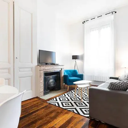 2 Pieces Jean Mace Et Stationnement Apartamento