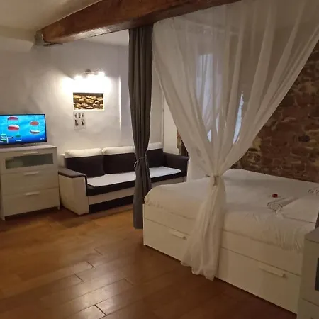 La Loge Du Vieux Couette-café 2*