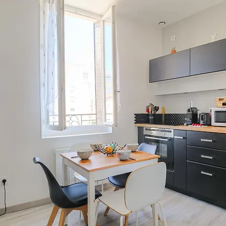Cosy Et Calme Proche Metro Montplaisir Appartement
