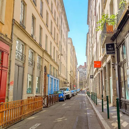 Cosy Et De Et Quais Du Rhone Daire *