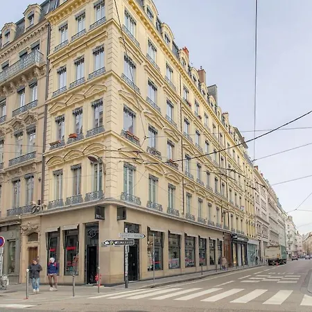Apartment Spacieux Et Lumineux Pour 8, 1er Lyon
