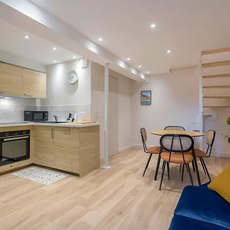 Apartment Charming Duplex Nest Newly Renovated *