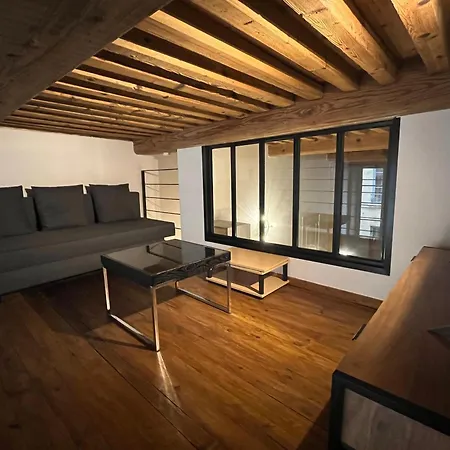 Apartment T2 Avec Mezzanine *