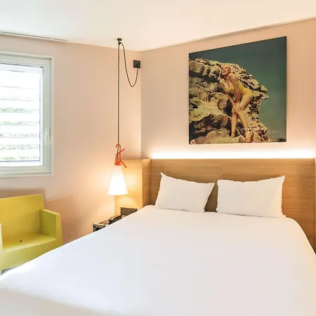 Ibis Styles Centre Confluence Hotel 3*