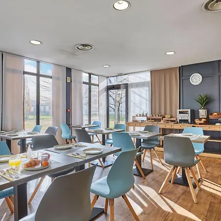 里昂市奥德利生物园公寓式酒店 4* 里昂