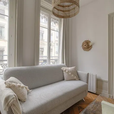Et Chaleureux A Cordeliers Daire