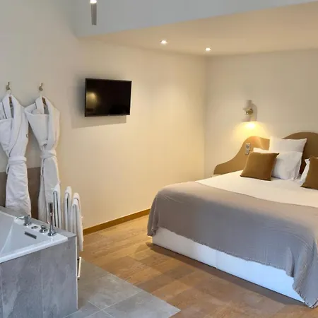 Hotel Mihotel Le Gourguillon 2*