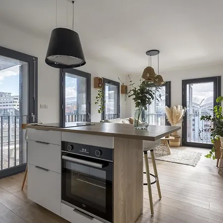 Smartstay Boheme - Confluence Apartment