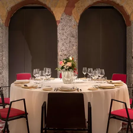 Cour Des Loges Lyon, A Radisson Collection Hotel Lyon
