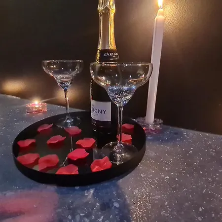 Liebeshotel Jacuzzi Lyon
